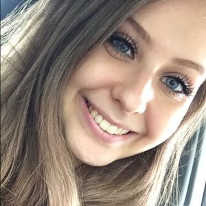 Meet your Posher, Vanessa